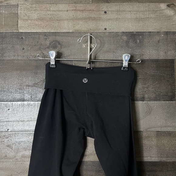 SOLD Lululemon High Rise Crop Pants 6 - Picture 7 of 7